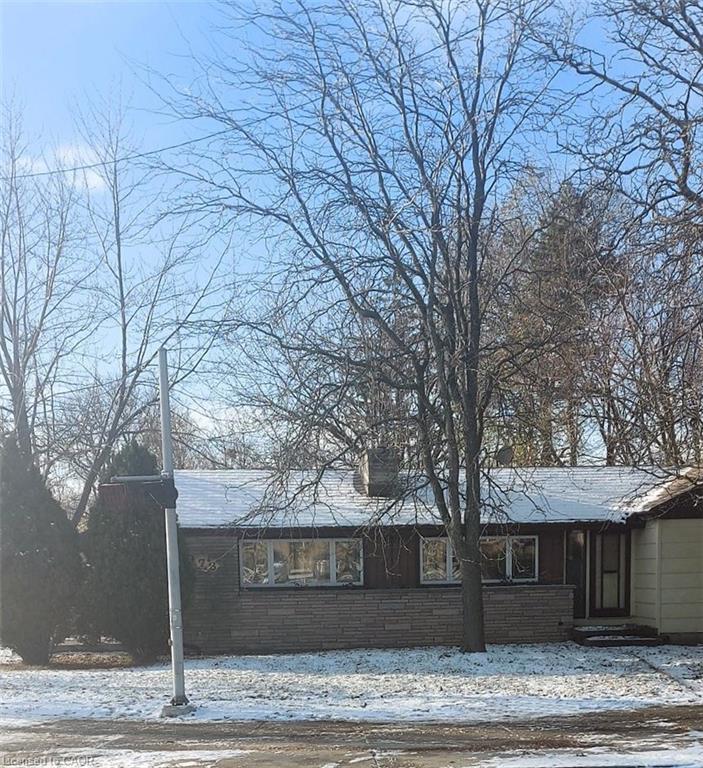 976 Stone Church Road E Property Photo 7