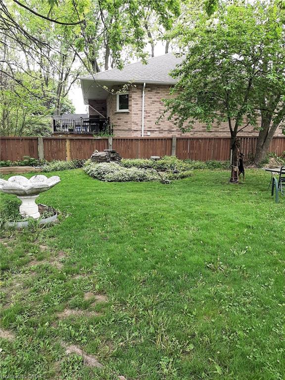 976 Stone Church Road E Property Photo 9