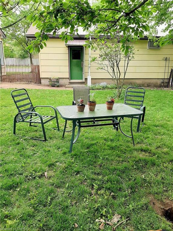 976 Stone Church Road E Property Photo 12