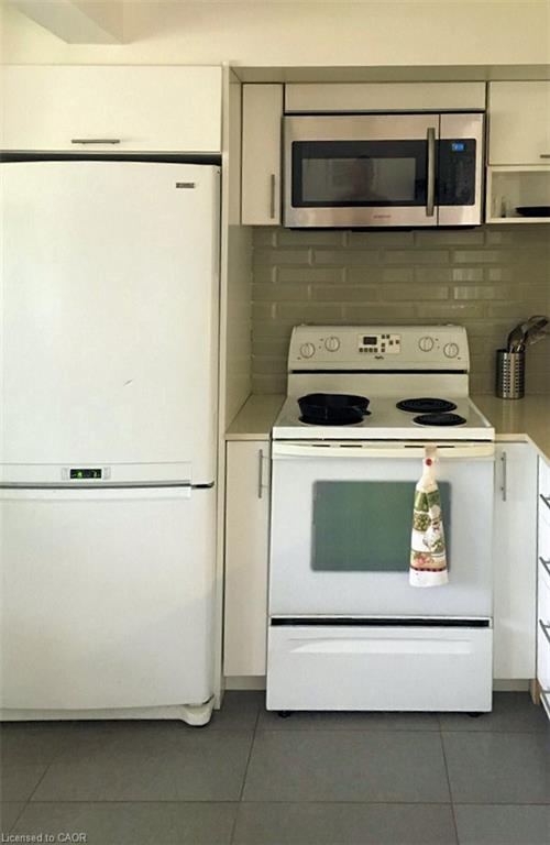 976 Stone Church Road E Property Photo 13