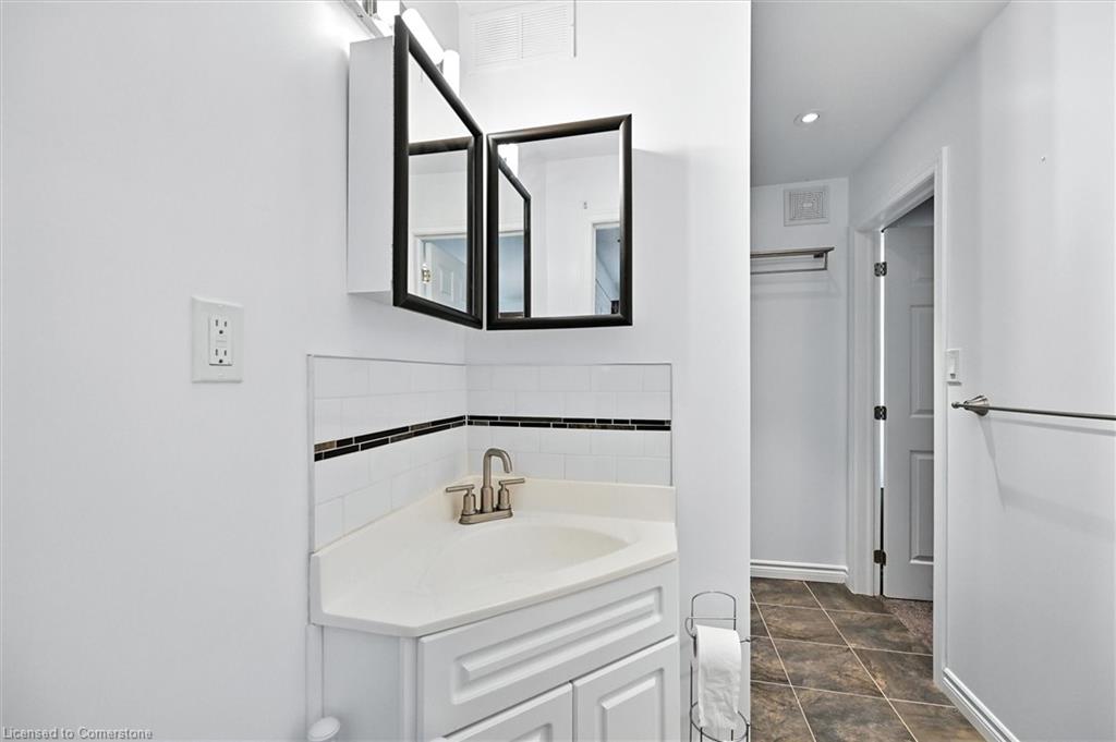 273 Oxford Avenue Property Photo 27