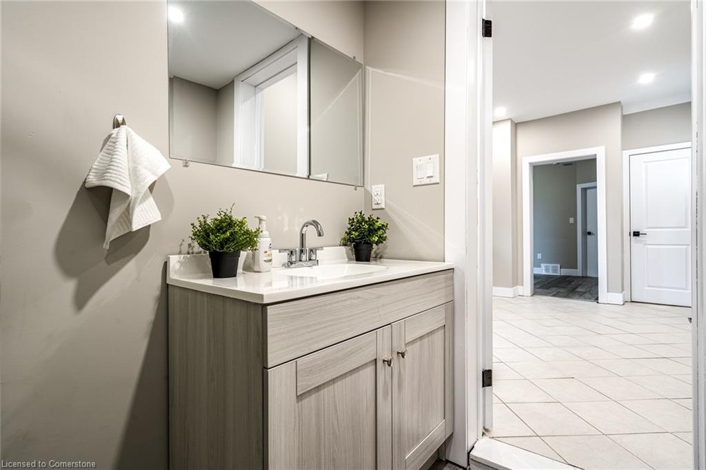 100 Sherman Avenue N Property Photo 13