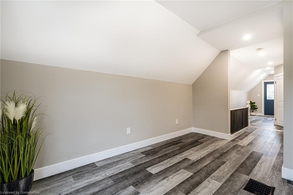 100 Sherman Avenue N Property Photo 20