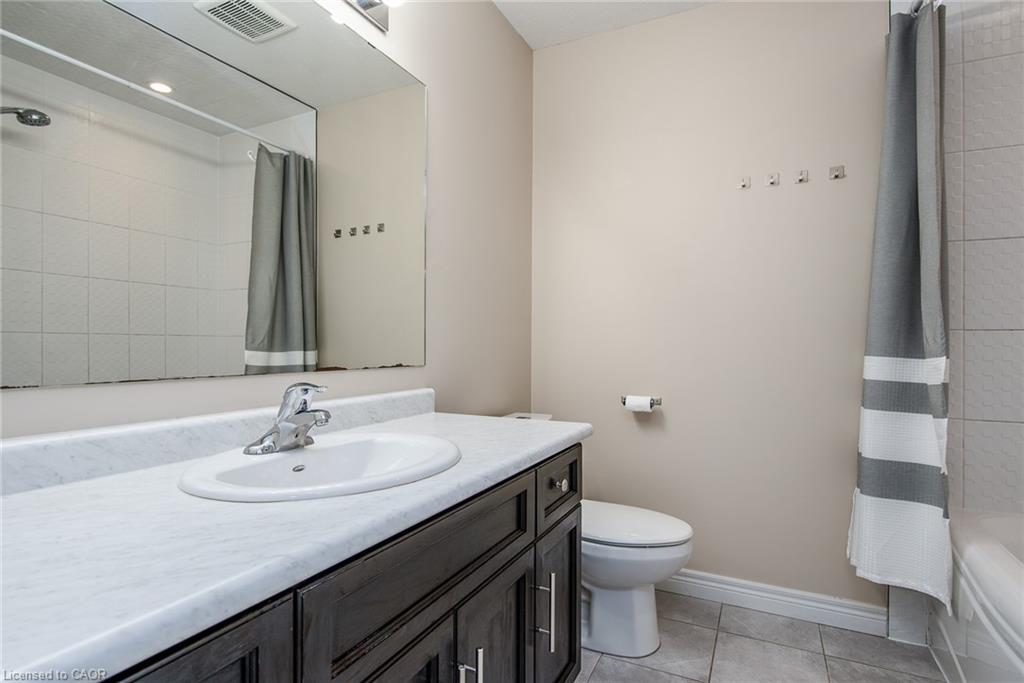 3-70 Willowrun Drive Property Photo 33