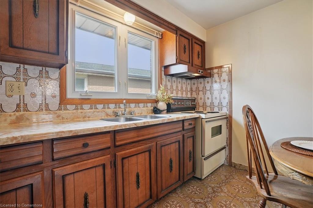 100 Taymall Street Property Photo 15