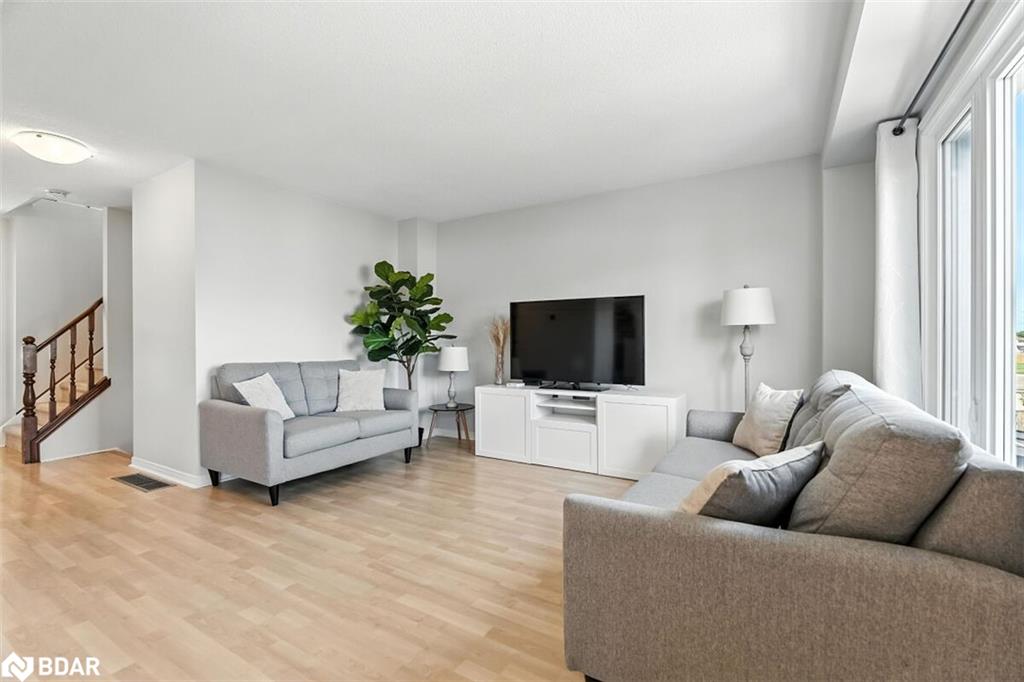3 Lyton Crescent Property Photo 12