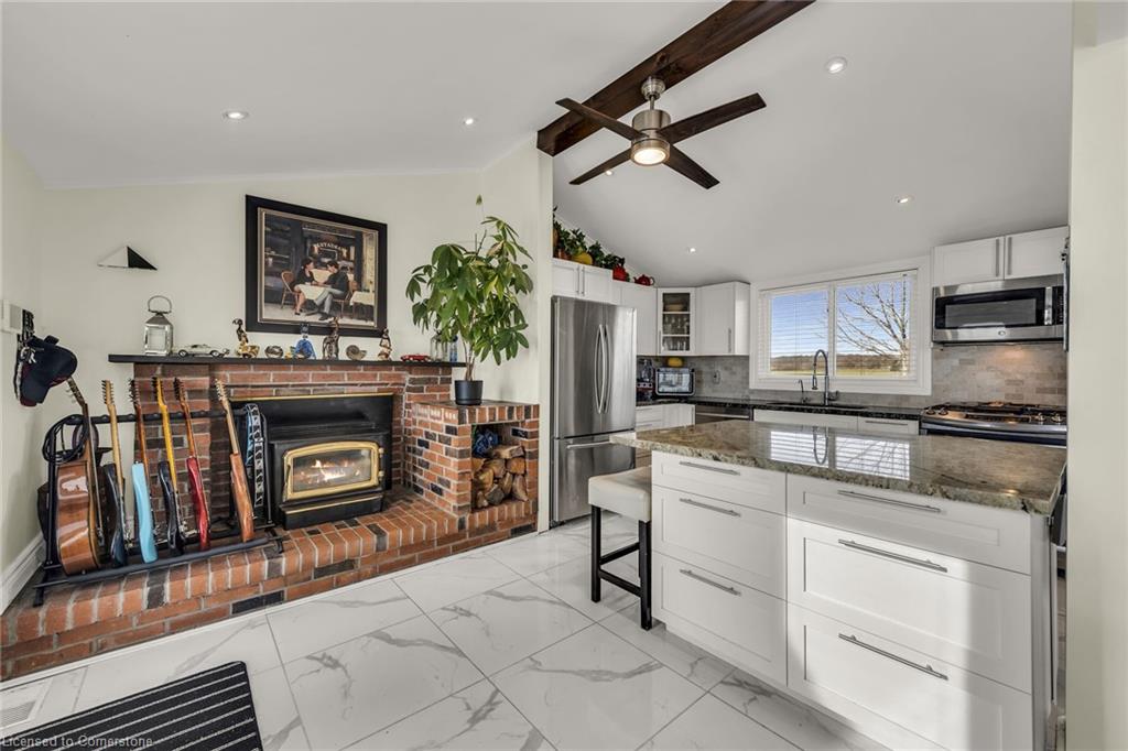 817 Lakeshore Road Property Photo 3