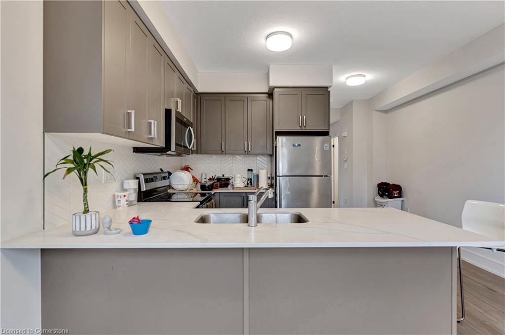 21-99 Roger Street Property Photo 6