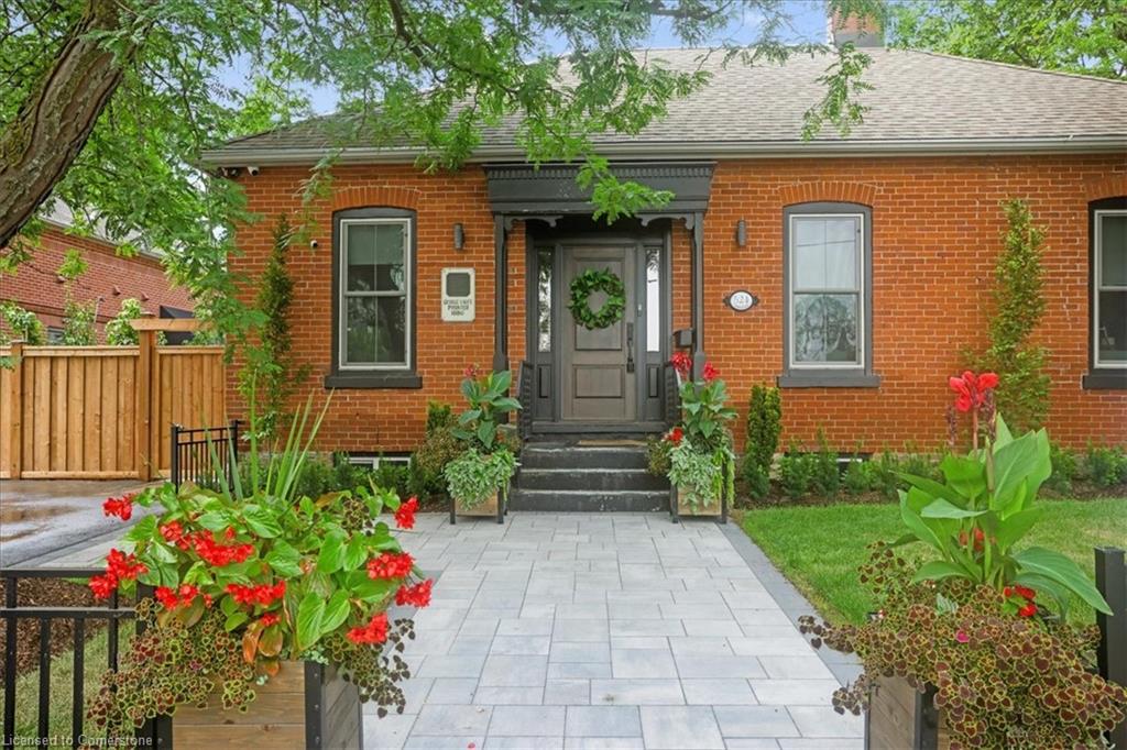 524 Locust Street Property Photo 4