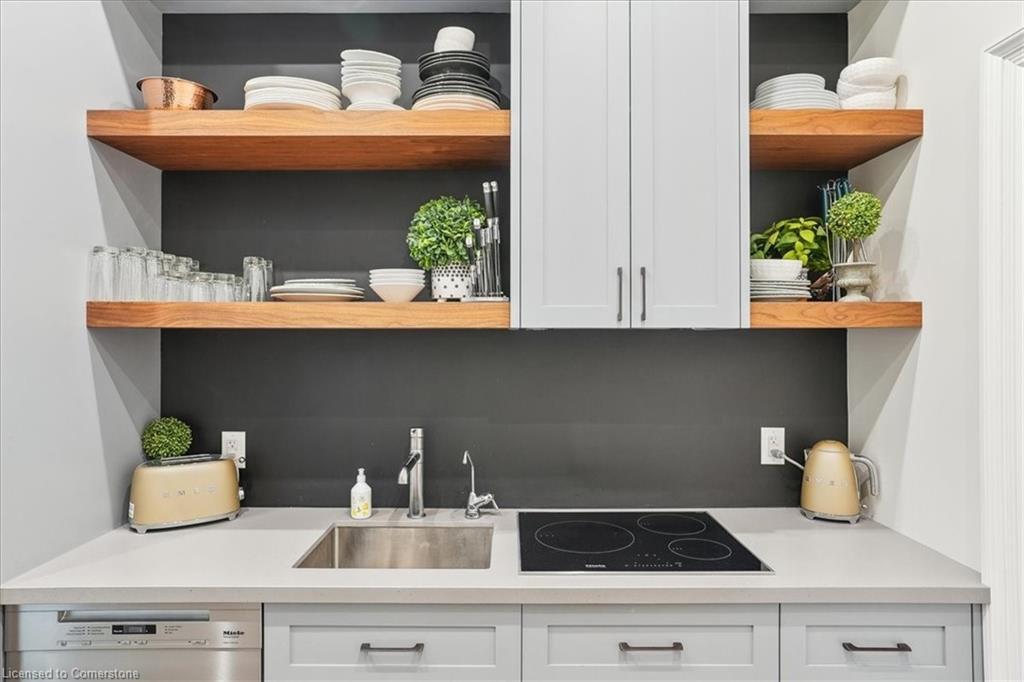 524 Locust Street Property Photo 13