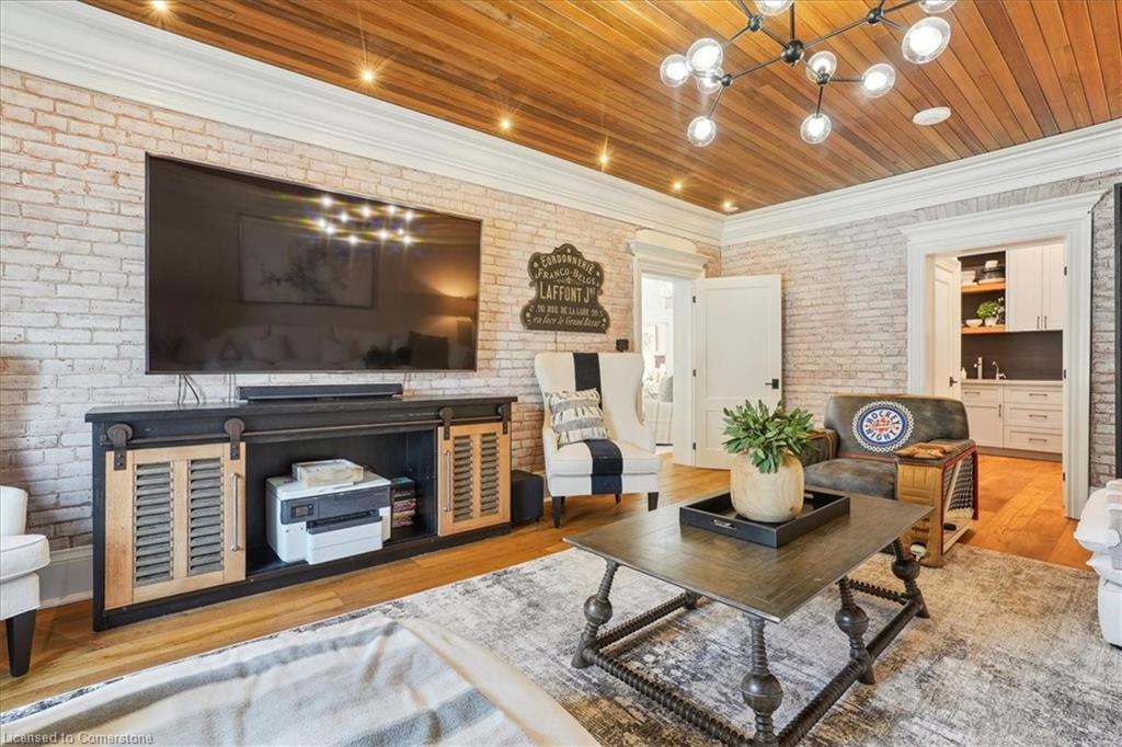 524 Locust Street Property Photo 17