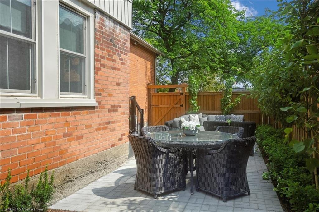 524 Locust Street Property Photo 32