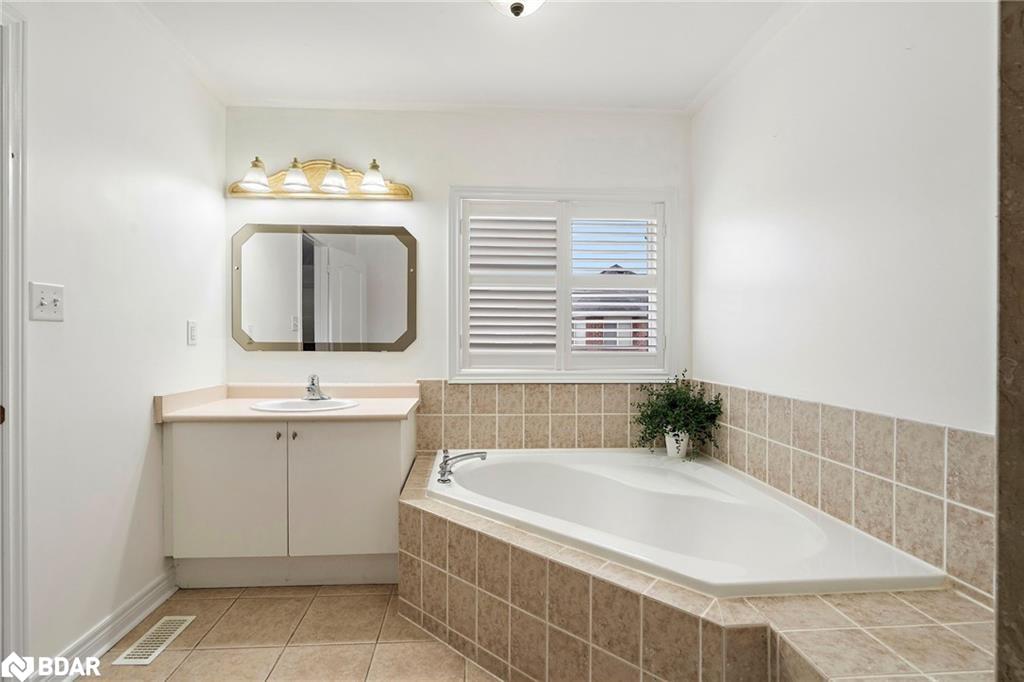 43 Humbershed Crescent Property Photo 6