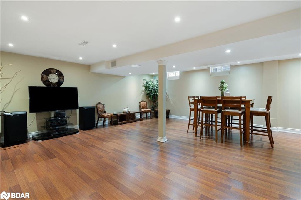 43 Humbershed Crescent Property Photo 9