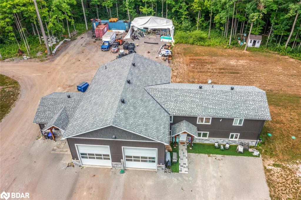 640 Mapleview Drive E Property Photo 2