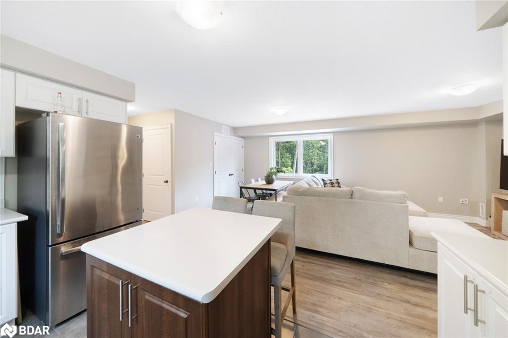 640 Mapleview Drive E Property Photo 22