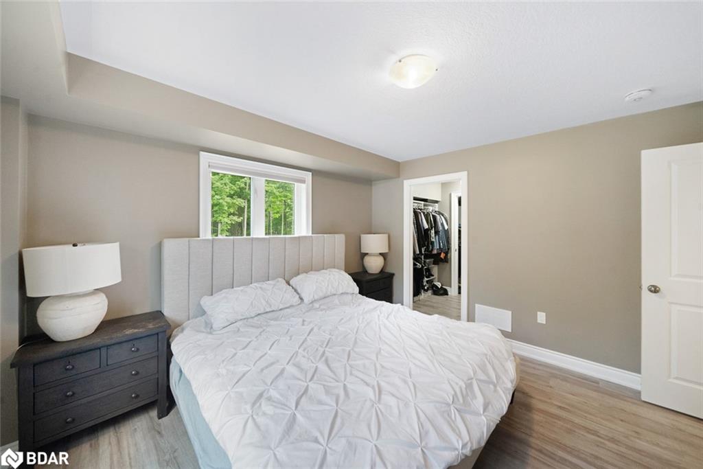 640 Mapleview Drive E Property Photo 27