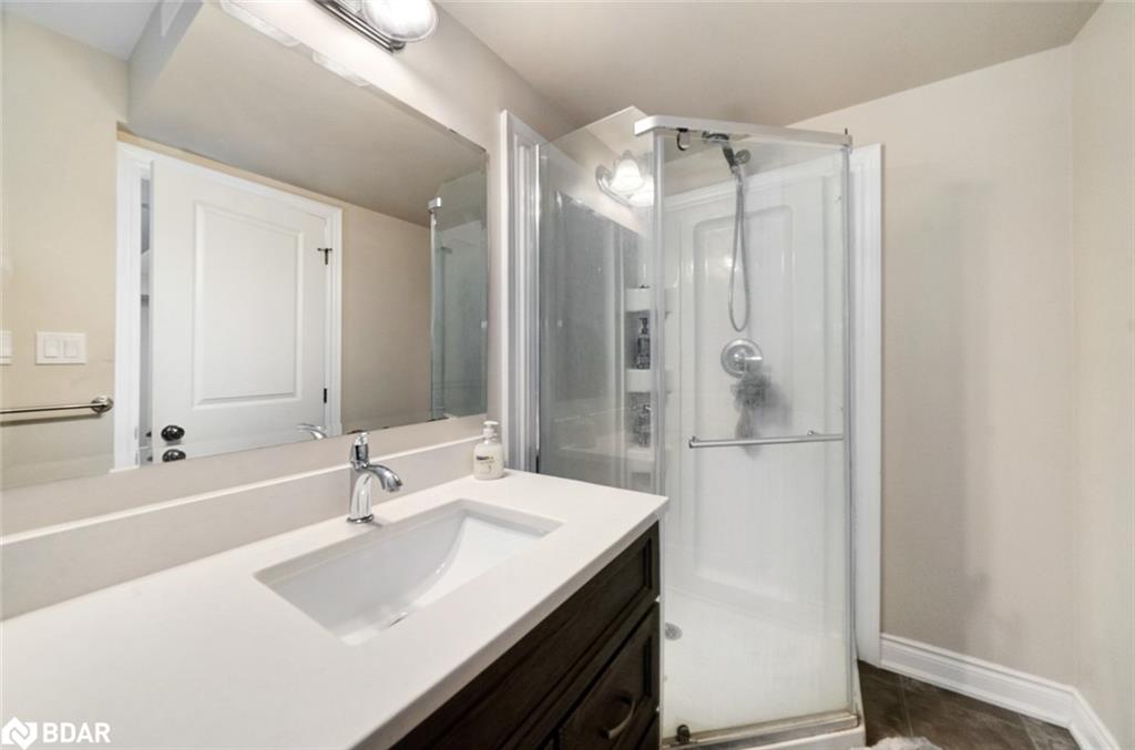 640 Mapleview Drive E Property Photo 29