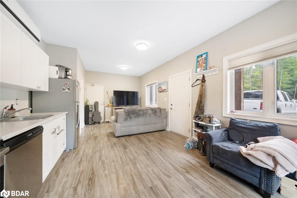 640 Mapleview Drive E Property Photo 30