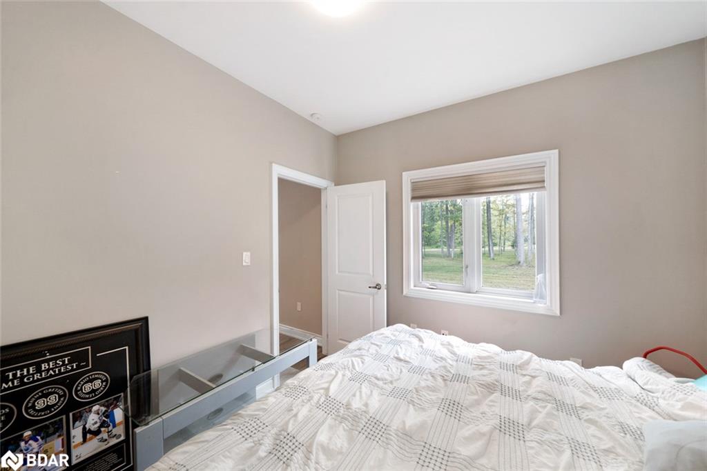 640 Mapleview Drive E Property Photo 36