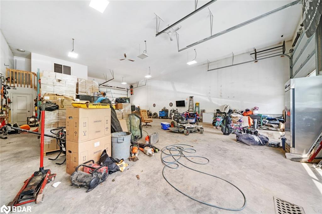 640 Mapleview Drive E Property Photo 37