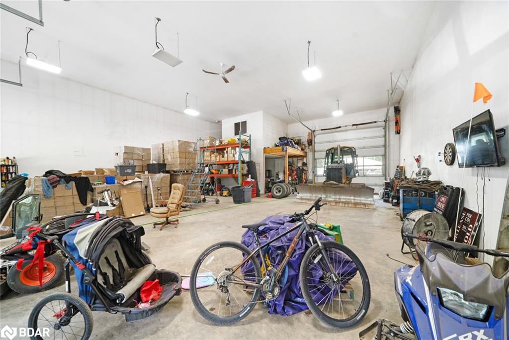 640 Mapleview Drive E Property Photo 38