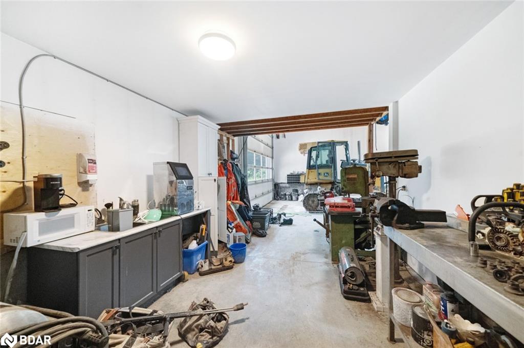 640 Mapleview Drive E Property Photo 40