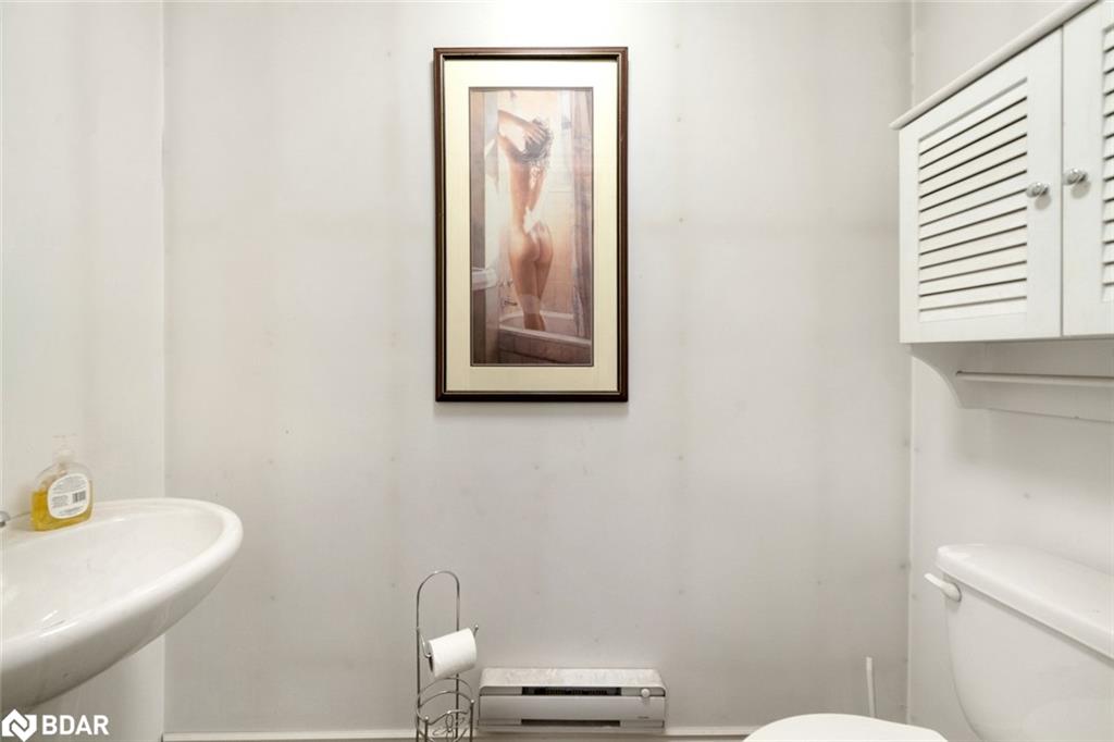 640 Mapleview Drive E Property Photo 43