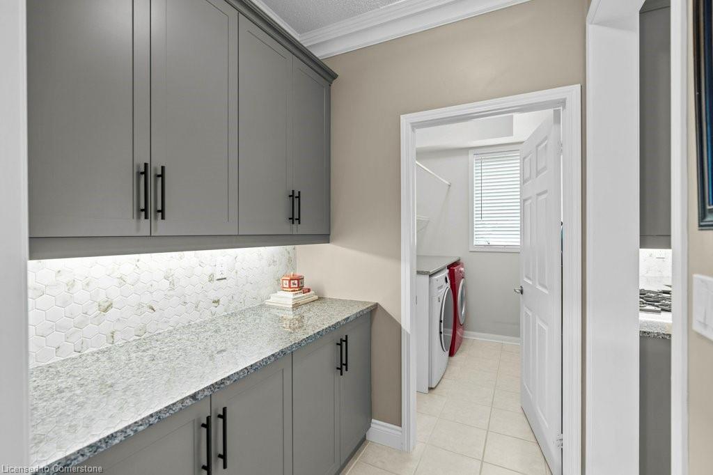 1560 Rixon Way Property Photo 9