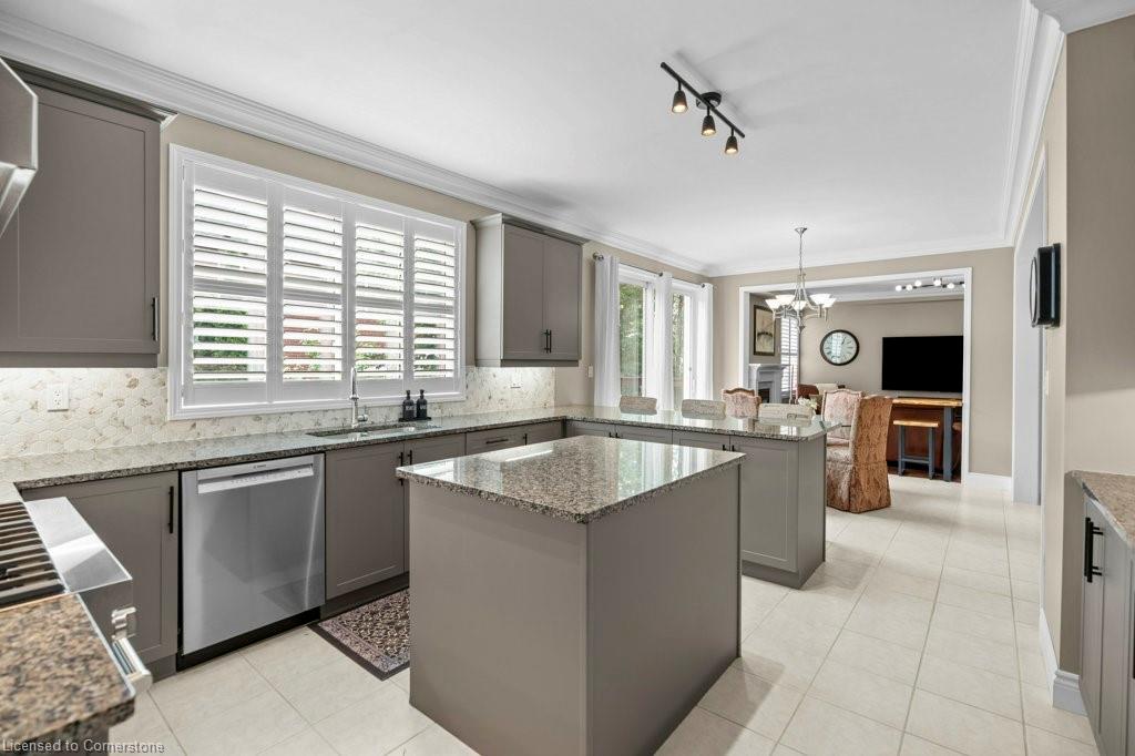 1560 Rixon Way Property Photo 11