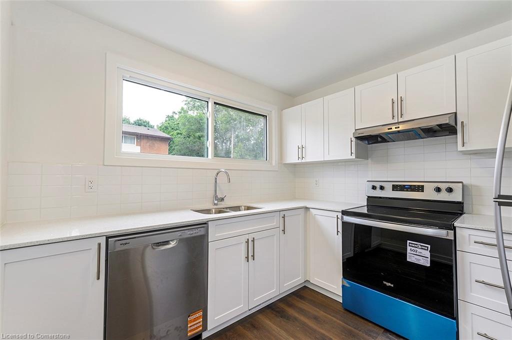 28 Woodman Drive N Property Photo 3