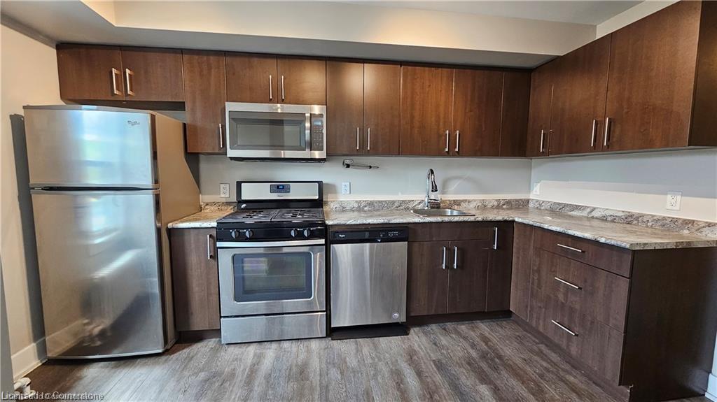 11-4 Ottawa Street N Property Photo 1