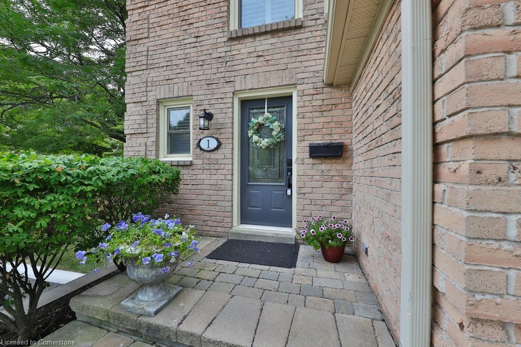 1-5411 Lakeshore Road Property Photo 4