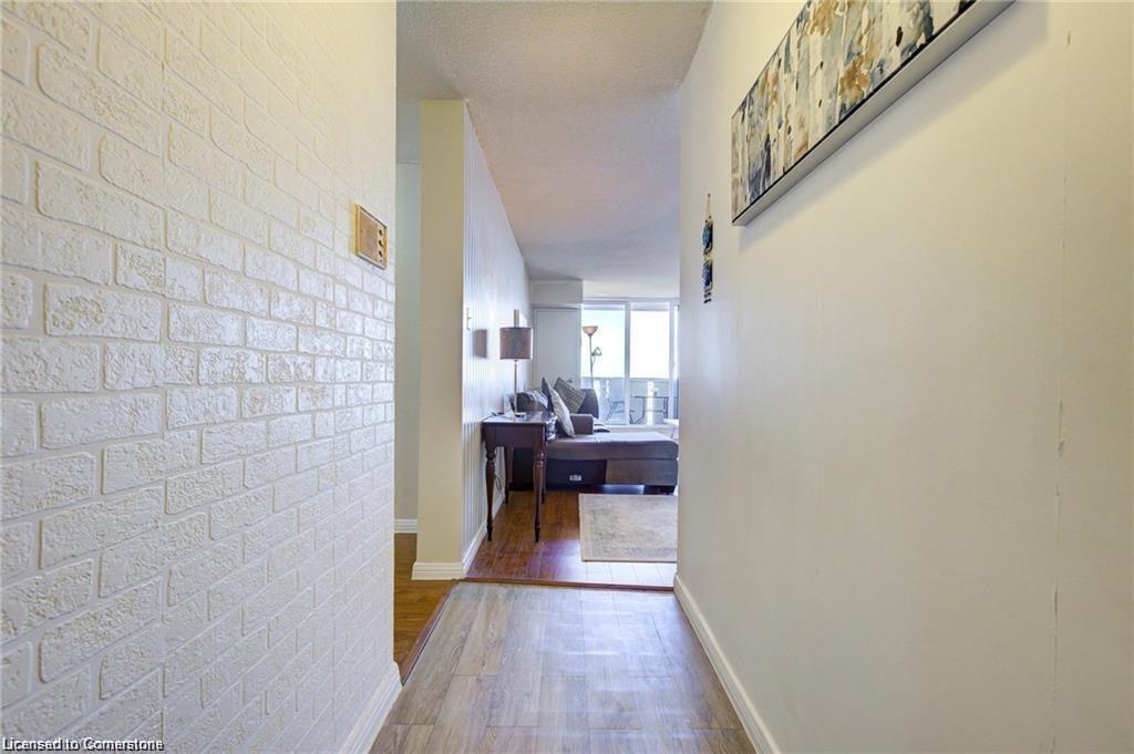1608-375 King Street N Property Photo 8