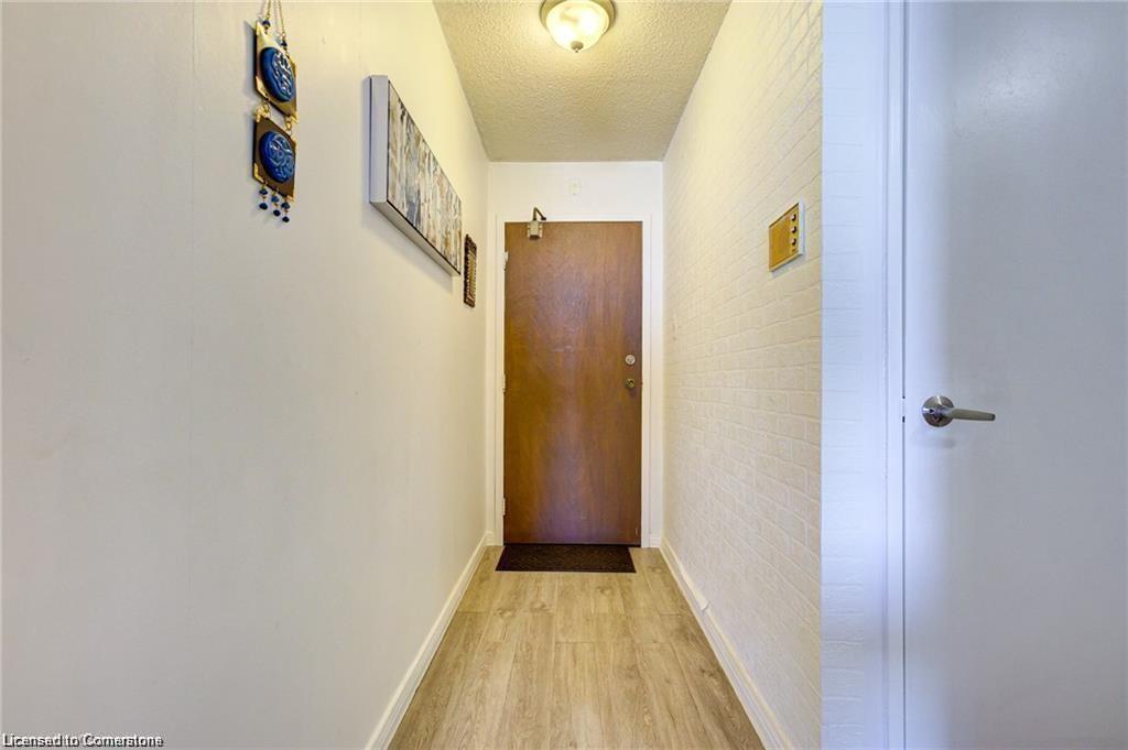 1608-375 King Street N Property Photo 9