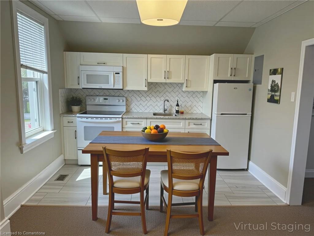 69 Regina Street N Property Photo 2