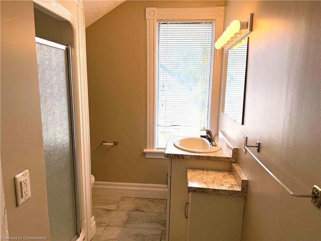 69 Regina Street N Property Photo 5