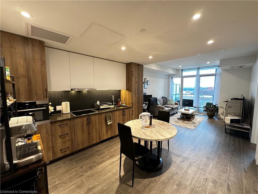 805-741 King Street West Property Photo 2