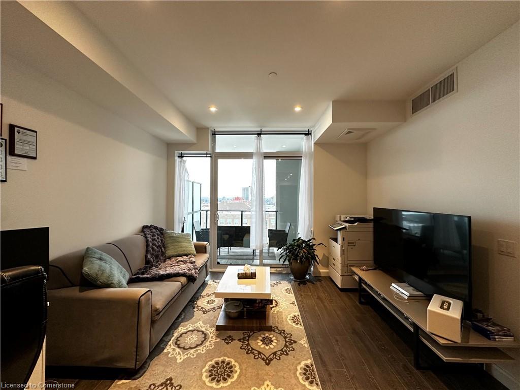 805-741 King Street West Property Photo 7
