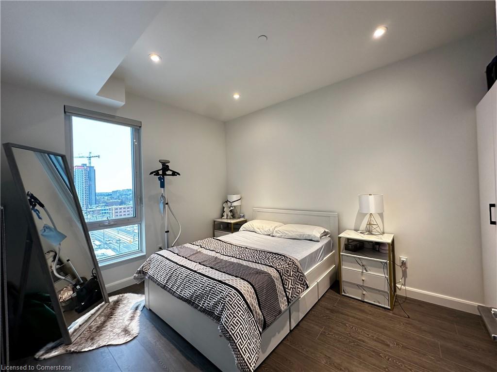 805-741 King Street West Property Photo 8