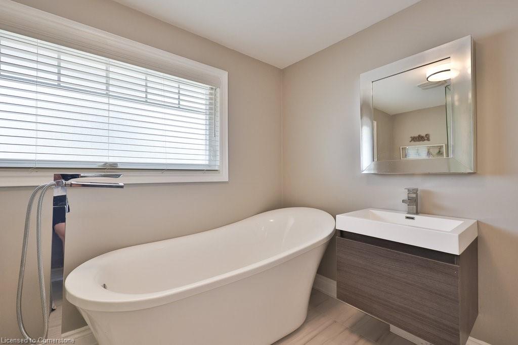 3530 Walmer Road Property Photo 25