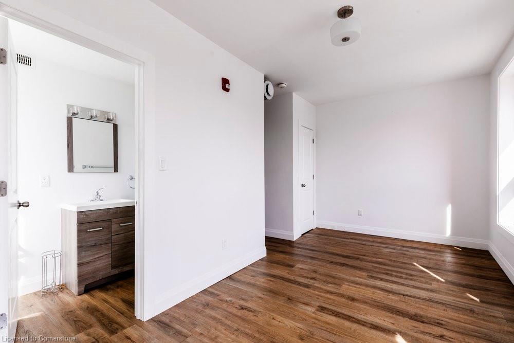 201-433 Barton Street E Property Photo 24