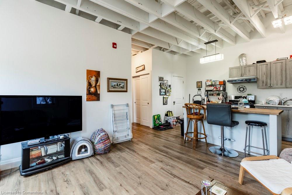 304-433 Barton Street E Property Photo 28