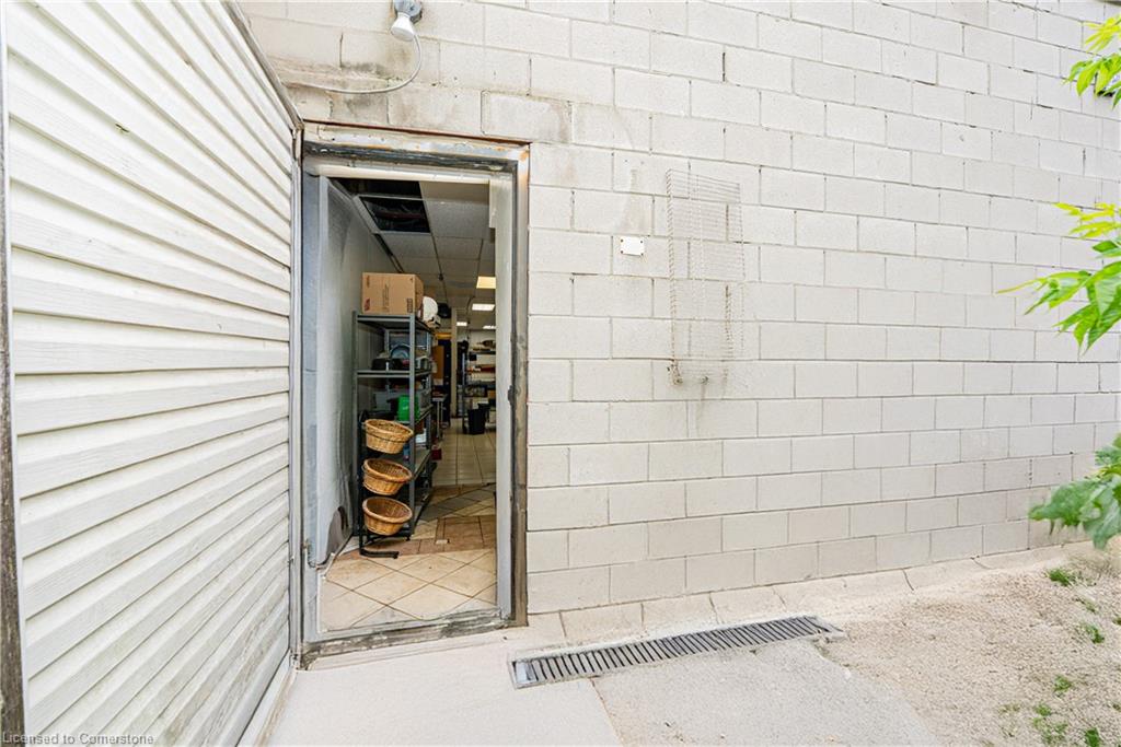 535 Upper Wellington Street Property Photo 28
