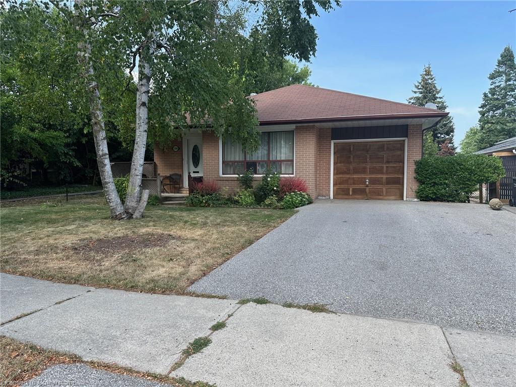 1588 Hobbs Crescent Property Photo 1