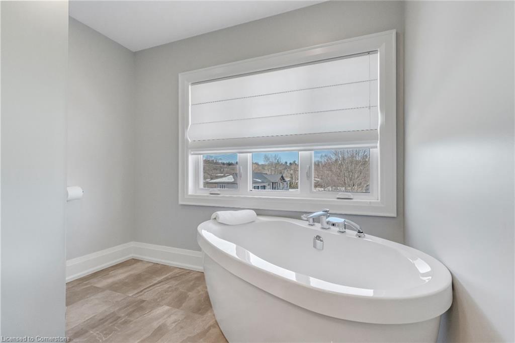 6 Credit Street Property Photo 11