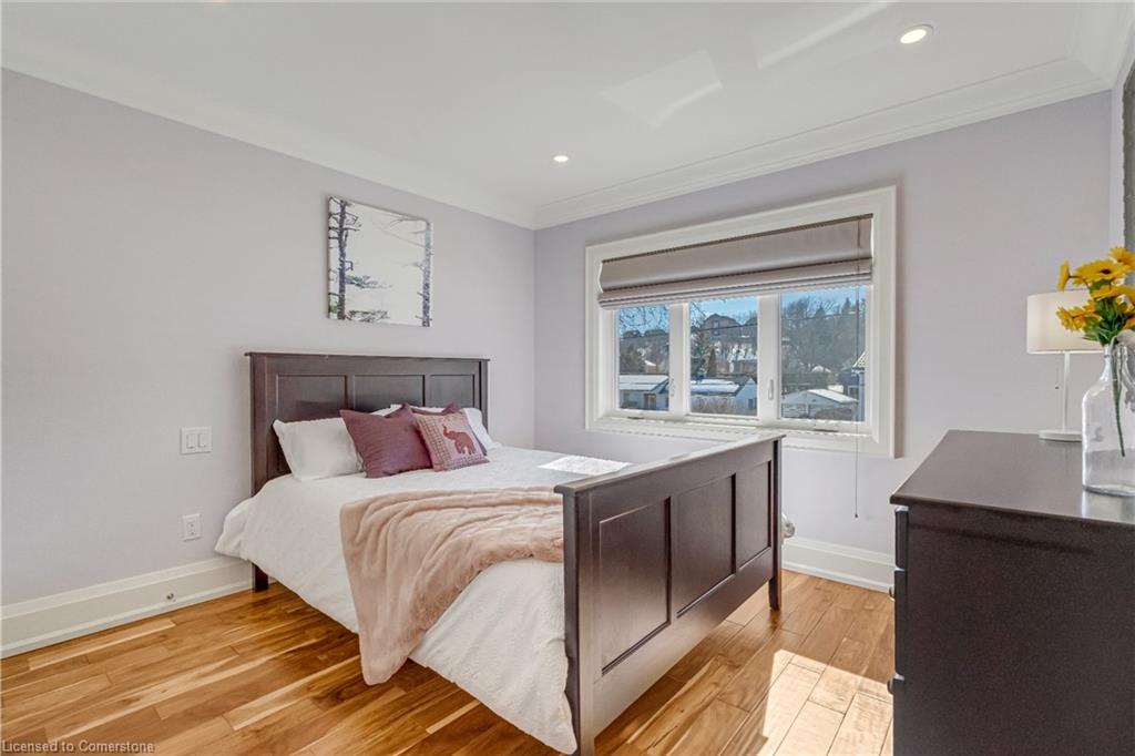 6 Credit Street Property Photo 12