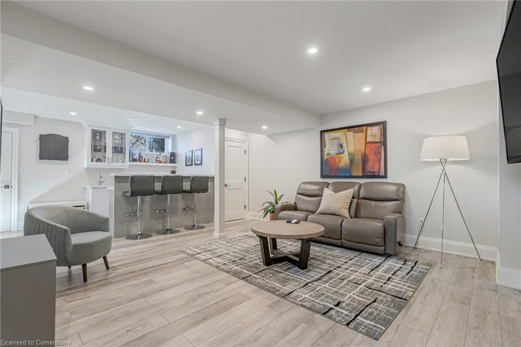 6 Credit Street Property Photo 18