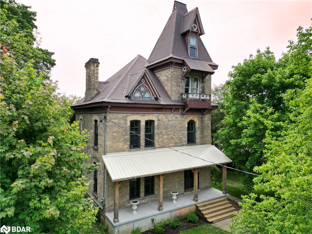 150 Wellington Street E Property Photo 1