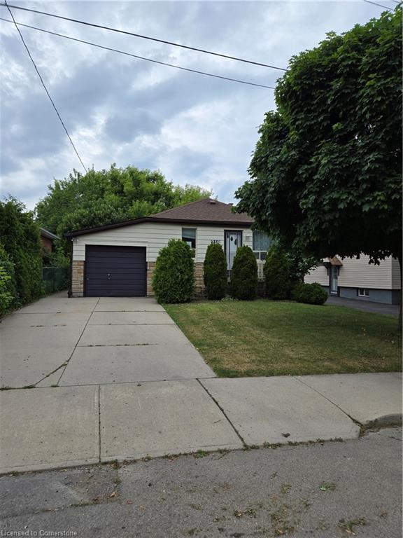 218 East 44th Street Property Photo 1